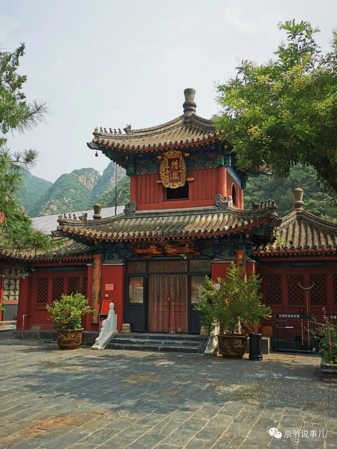 造型夸张,佛像诡异的千年古寺——白瀑寺