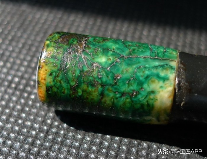 虬角是什么材料做的虬角为什么要染成绿色