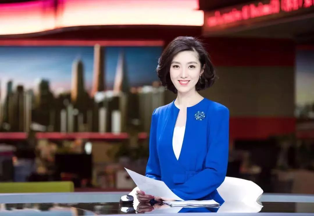 06德国世界杯美女(她是国脚杜威的前女友,何卿近照,散发着时尚的气息