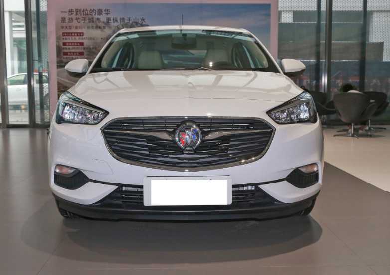 别克凯越：从8.39万降至5.45万起，百公里油耗4.7L