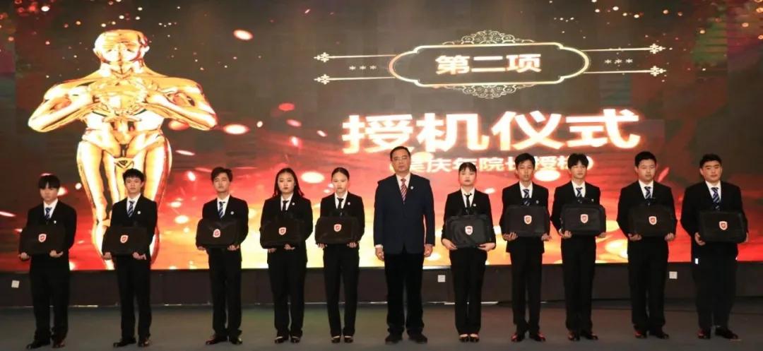 知云时代 | 厦门工学院职业教育学院IT服务专业授机仪式