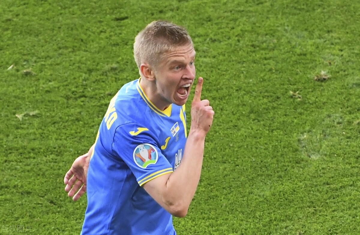 欧洲杯足球一场换人几次(欧洲杯-中超外援染红 津琴科破门 压哨助攻 乌克兰2-1淘汰十人瑞典)