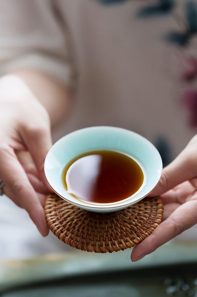 人在江湖,喝茶暗语,布阵把式,学会看茶色行事