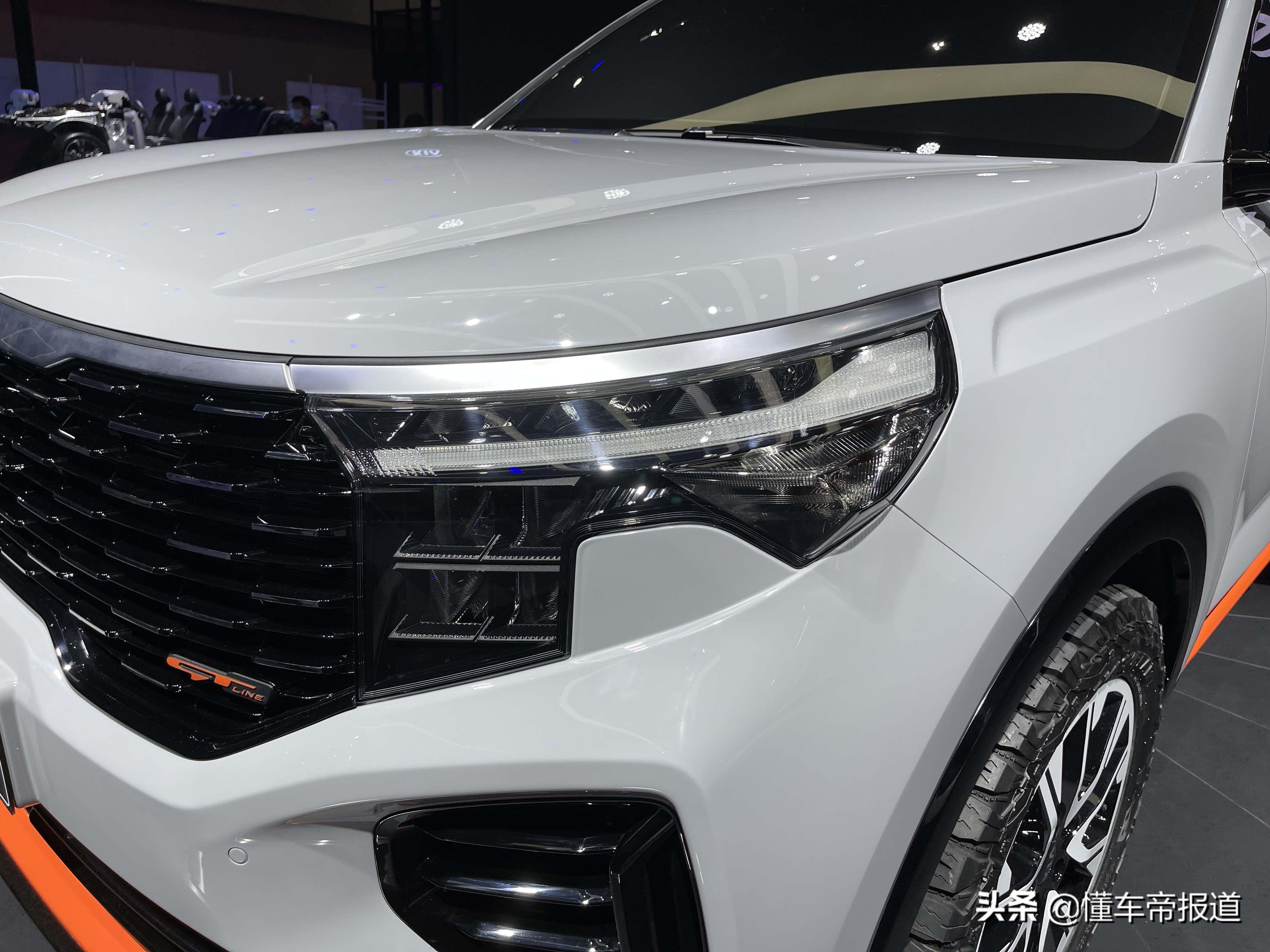 新车 </p><p>　　 东风悦达起亚智跑Ace首秀，造型硬朗，前脸霸气