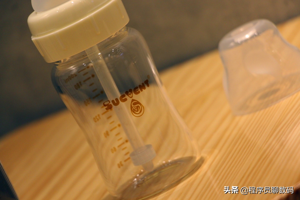 还在为给宝宝选择奶瓶而头痛？5款主流防呛奶奶瓶评测