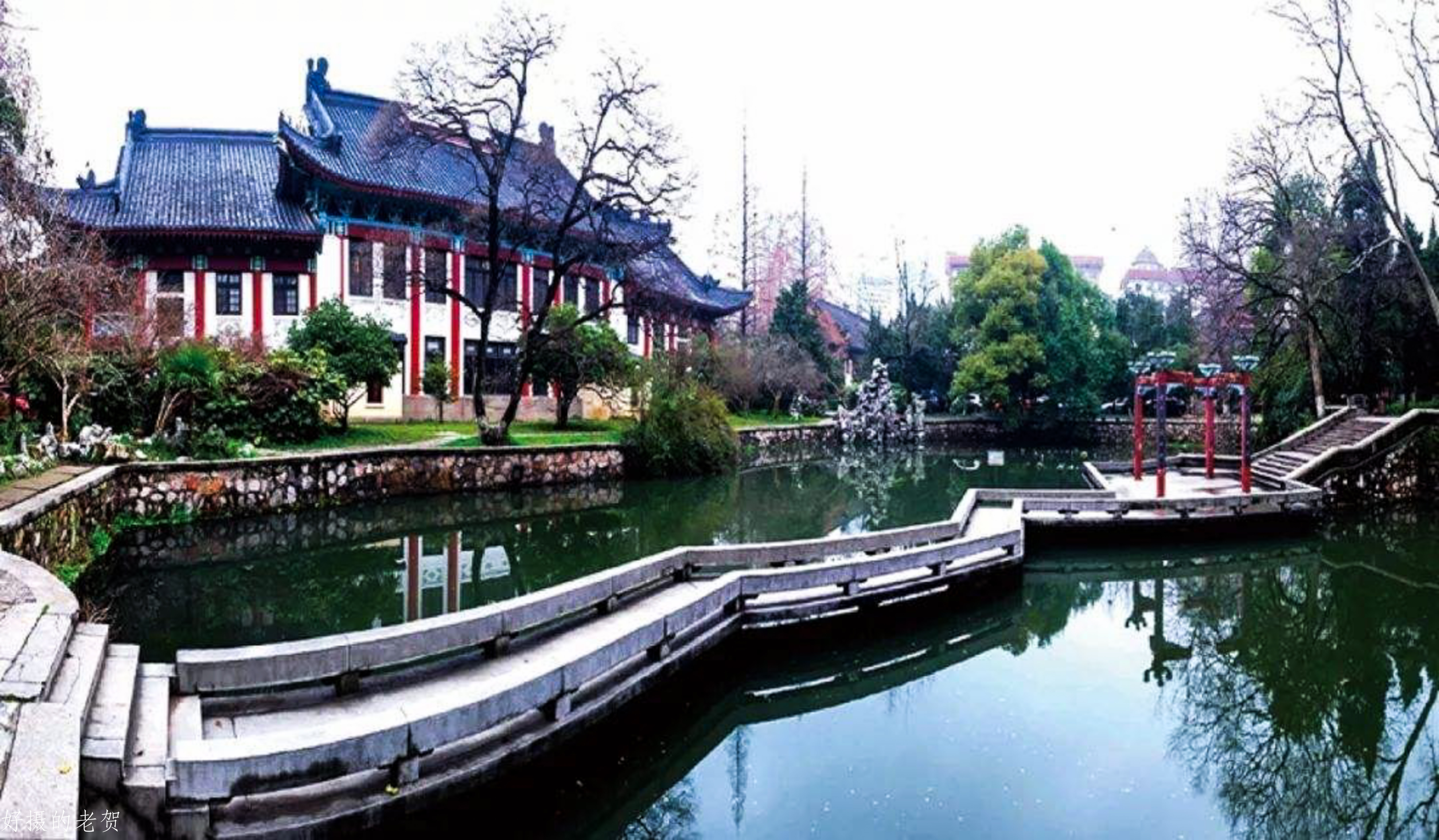 南京师大，曾是中国第一座女子大学，大文豪袁枚的随园所在地