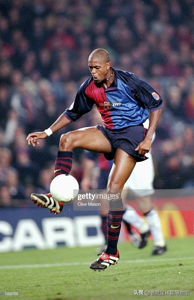 小克鲁伊维特被禁赛一场(踢翻米兰王朝的贾府少年,身背"杀人犯,强奸犯