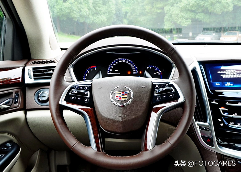凯迪拉克SRX 3.6L V6实拍，重2.1吨的美式豪华，近60万售价还很火