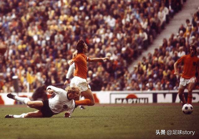1974年荷兰队阵容（走近荷兰足球，认识荷兰历史最佳阵容，感受荷兰足球独特的魅力）