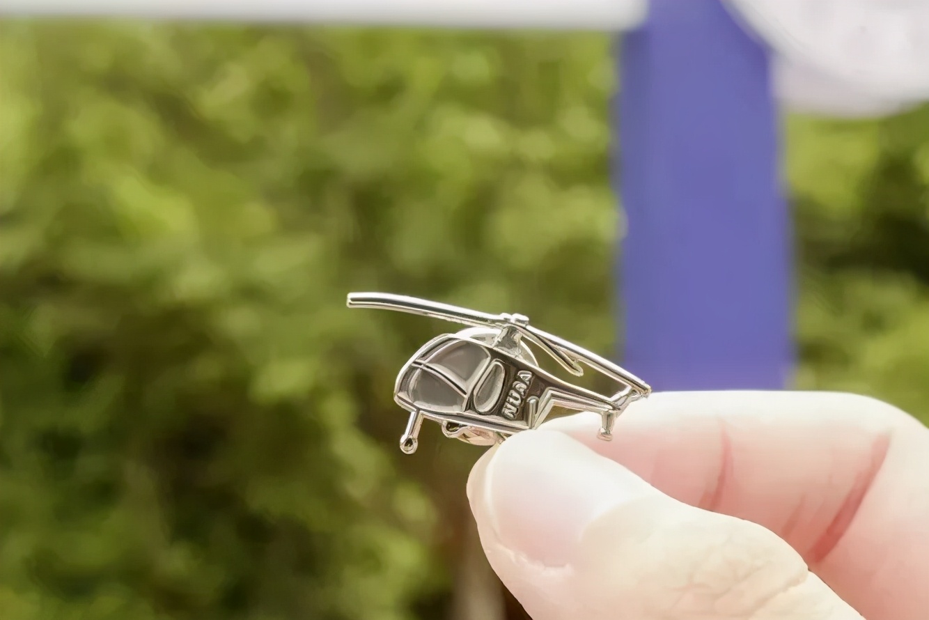 「你喜欢的大学」 拍了拍你，并说：这是你的录取通知书嘛？