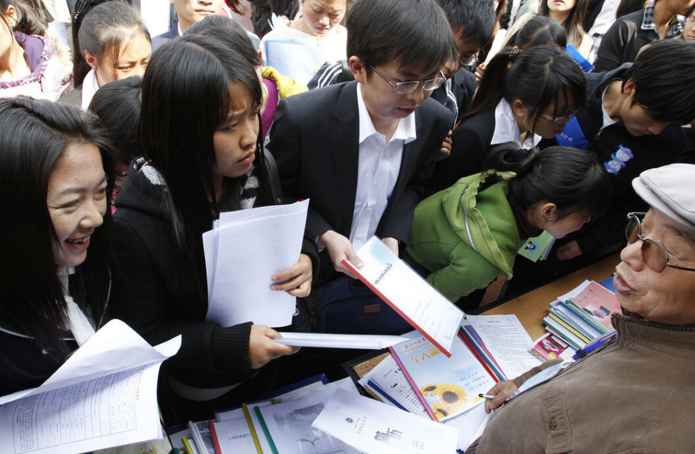 大学生竞选班干部没用吗？不如看看更有用的职位，可以锻炼能力