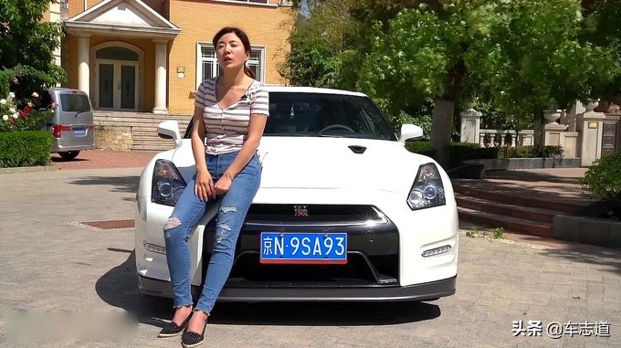 女人撑起半边天：致敬那些让你不敢轻视的“女司机”