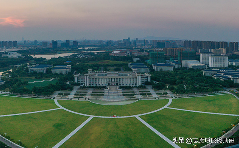 赫赫有名的四大工学院，一所牛气，另一所凉凉！网友：你掉队了