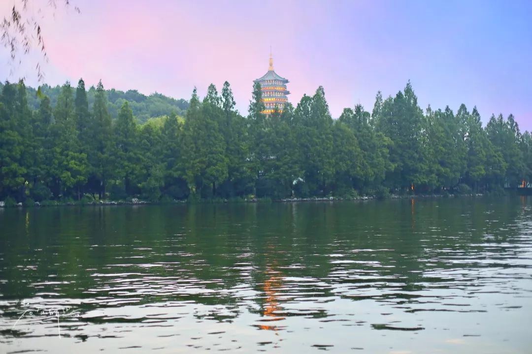 杭州西湖旅游图（如何慵懒、小众、文艺的玩转杭州，尽享西湖之美，请收藏这篇）