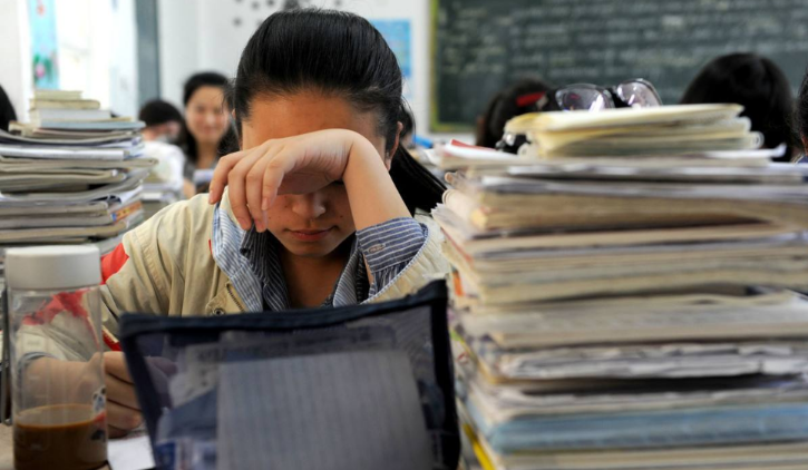 为啥“高考成绩”晚上10点后可以查？别埋怨了，都是为考生着想