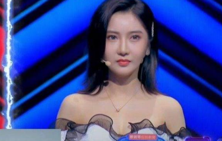 清华大学美女校花火了，颜值和明星不分伯仲，网友喊话：快出道吧