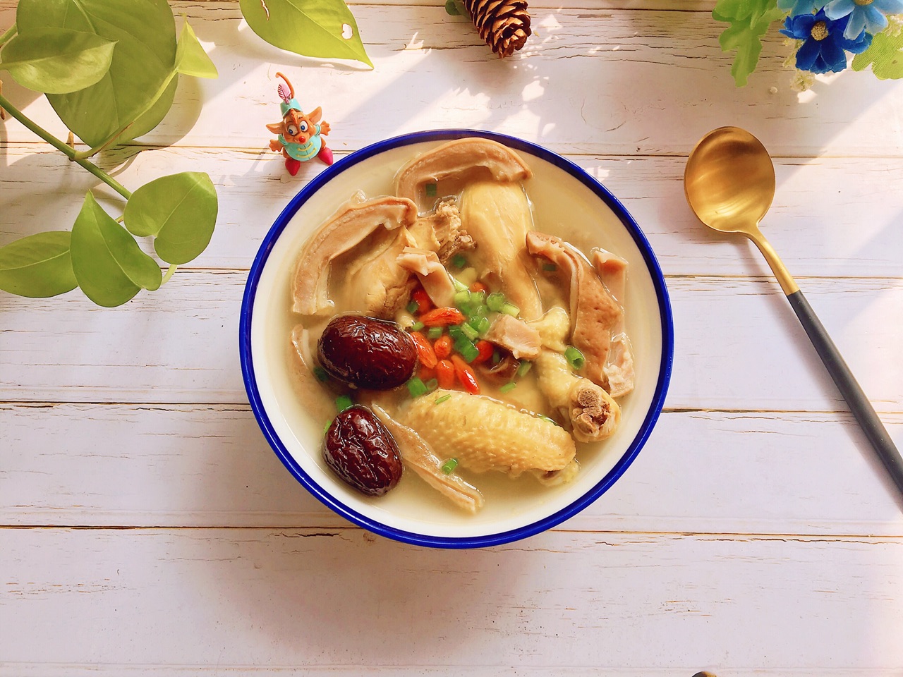 猪肚煲鸡的做法 猪肚煲鸡放什么药材-起航号