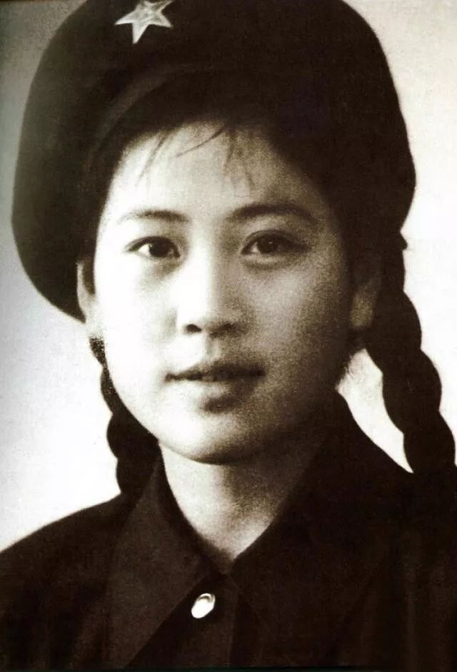 六十年代的酒窝女神，早年悲痛丧女，晚年不幸三次患癌，今仍演剧