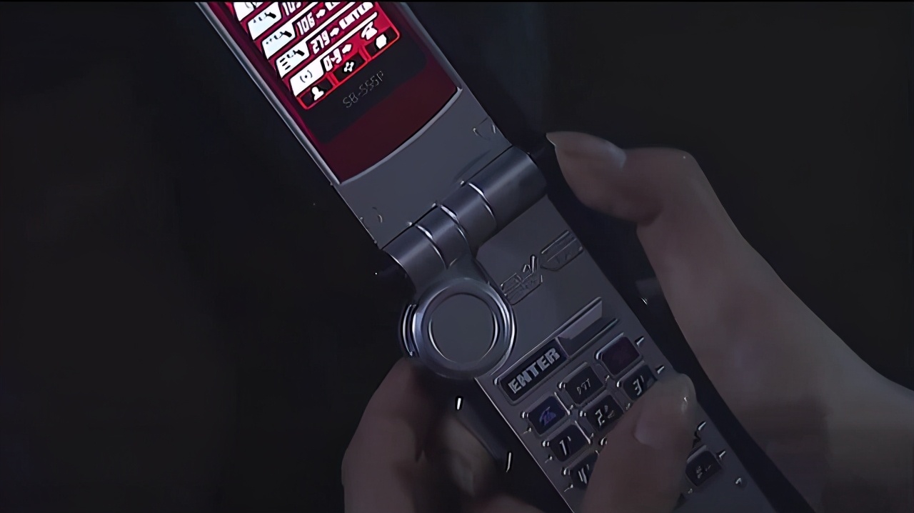 输入555就能完成变身成假面骑士faiz,手机还能变成