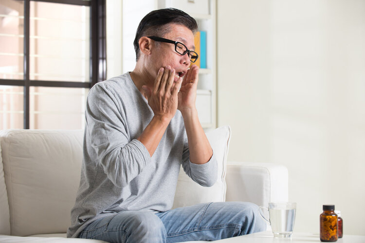 口腔溃疡反复发作、疼痛难忍？补充维C不顶用，3个妙招搞定它