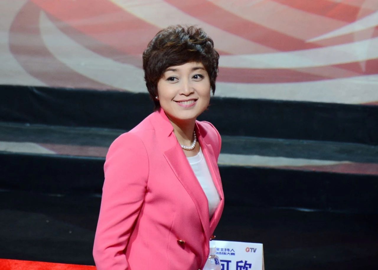 网球解说员童可欣(童可欣 | 体育解说"菜鸟"和"老司机"间的真诚对话)