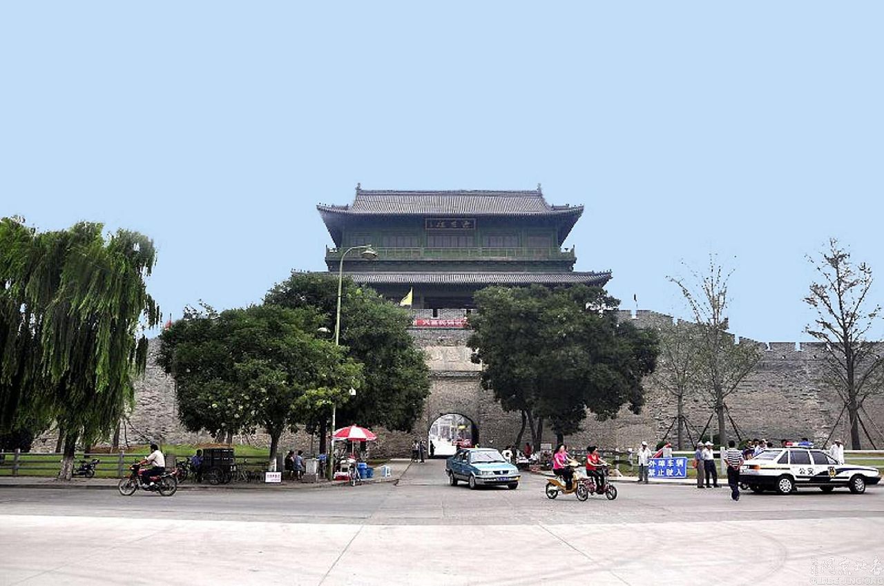 李自成率大顺军自西侧抵达山海关,并攻下西罗城