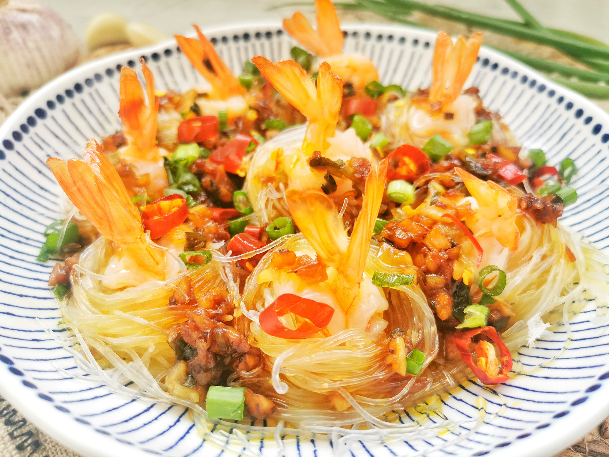 蒜蓉粉丝虾这样做，粉丝比虾好吃，蒜香扑鼻，零厨艺也能学会