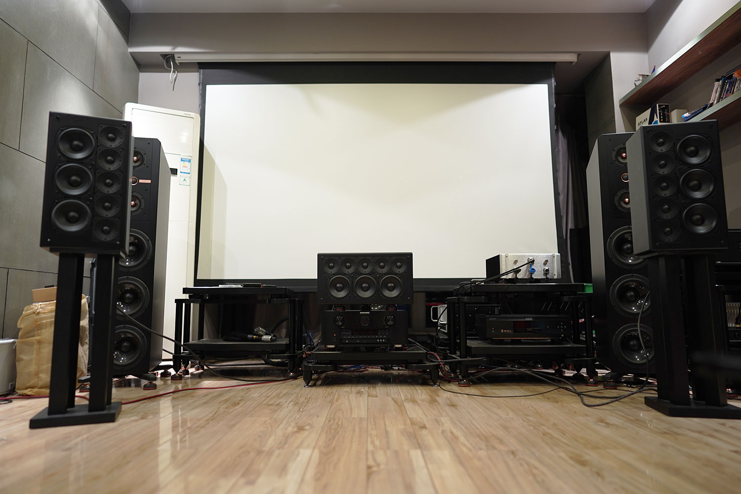 �Ա������콢�Ķ���һ��������ʿ��ͥӰԺ�콢�ϲ�����SR8015����