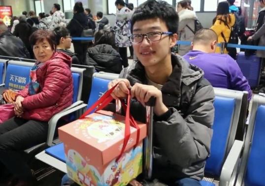 大学生放寒假（大学生迎）