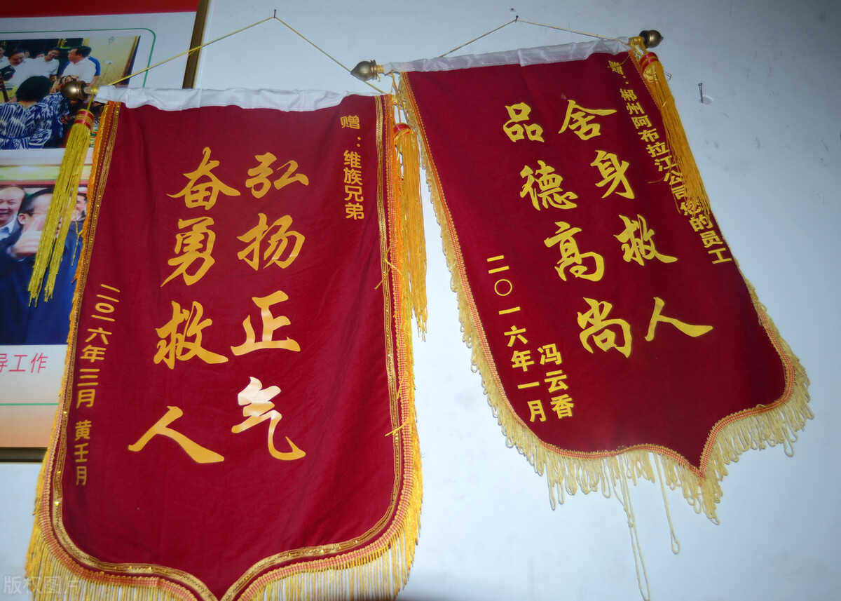 男子将挑衅者捅死，构成正当防卫吗？法院将如何量刑？