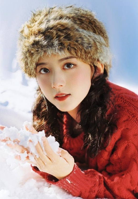 2021年“新校花”来袭！颜值神似高圆圆，网友反驳：差太多了