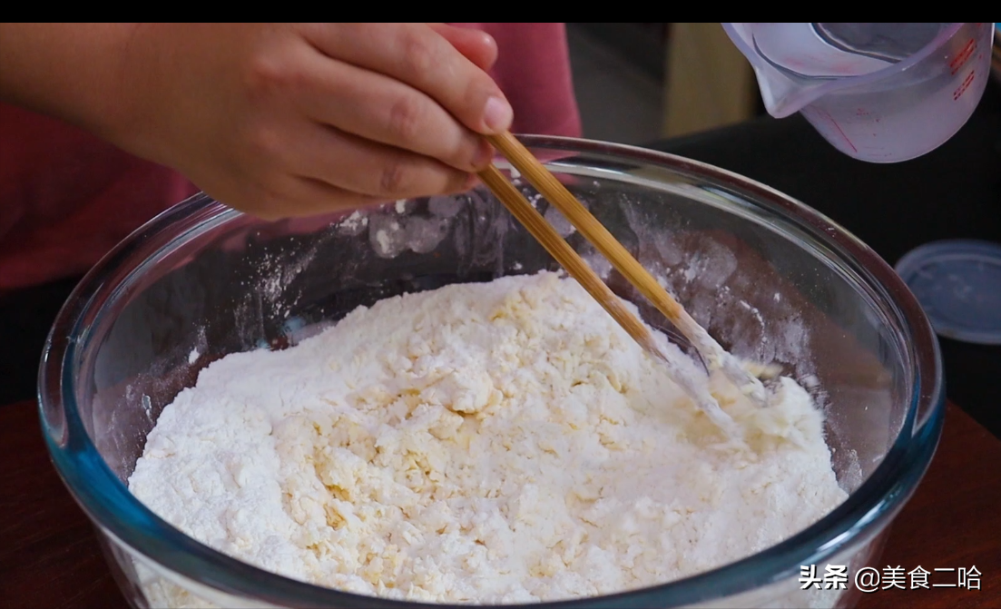 炸油条诀窍：从配方到手法全部详细讲解，保证炸出脆皮空心油条