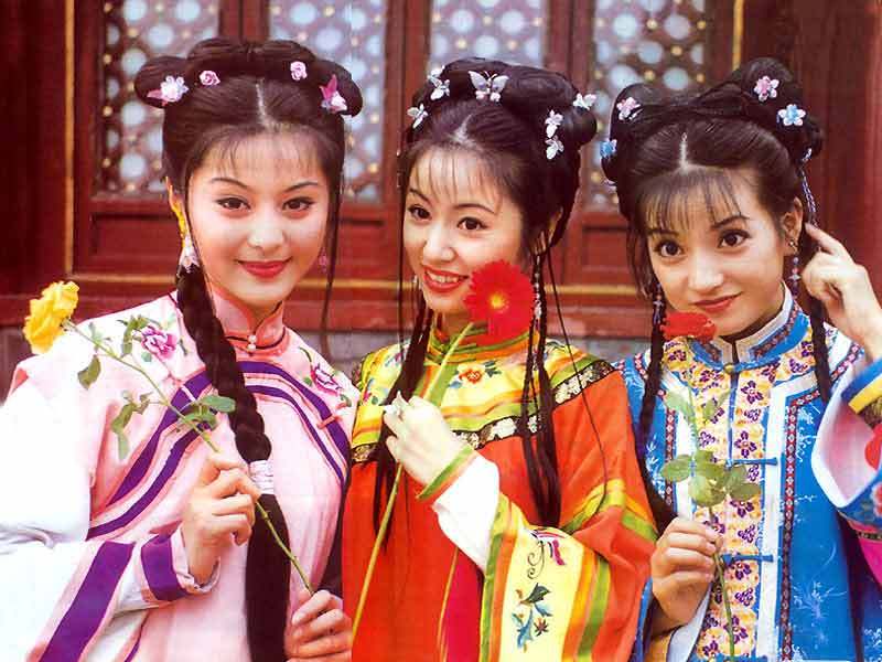 《还珠格格》开播23年：主演险全军覆没，杀妻、出轨、撞人太唏嘘