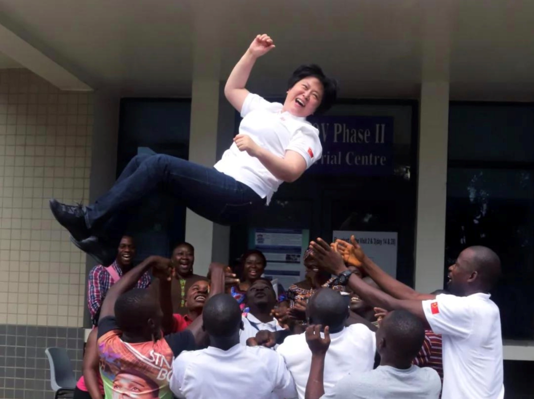 清华校花，与“毒”共舞29年：这个中国女学霸的人生，就是牛