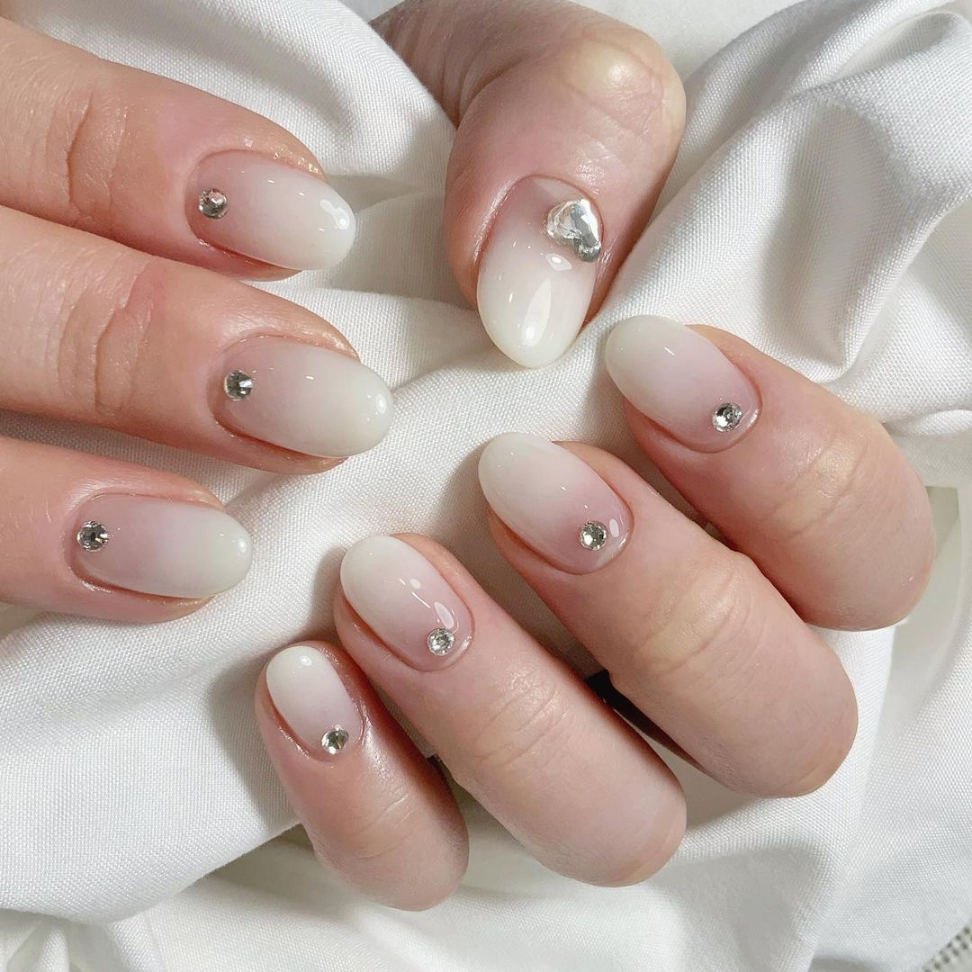 美甲图片2021新款式冬季显白 显白100种美甲图片-起航号