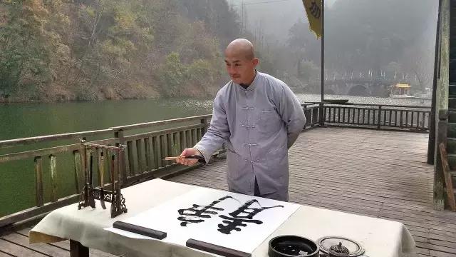 韦宪钱(搏击玄武：一龙又打假拳！洲际拳王韦宪钱：这是对比赛二字的玷污)