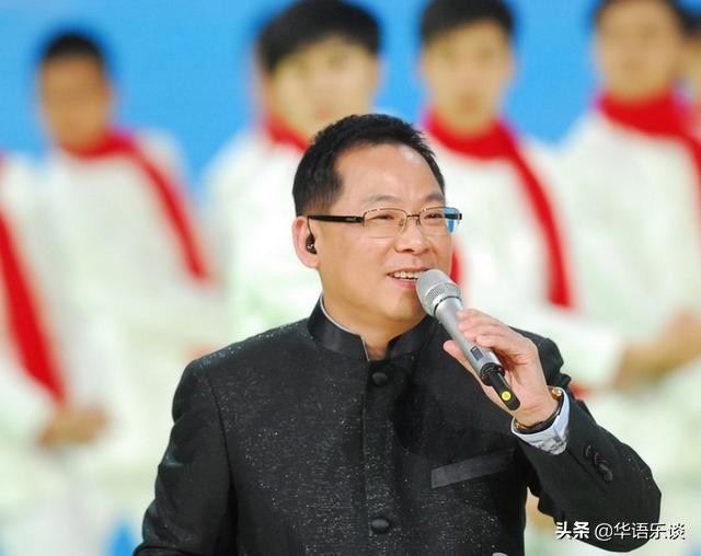 他是第一个上春晚的港台歌手，他把“中国心”唱进了骨子里