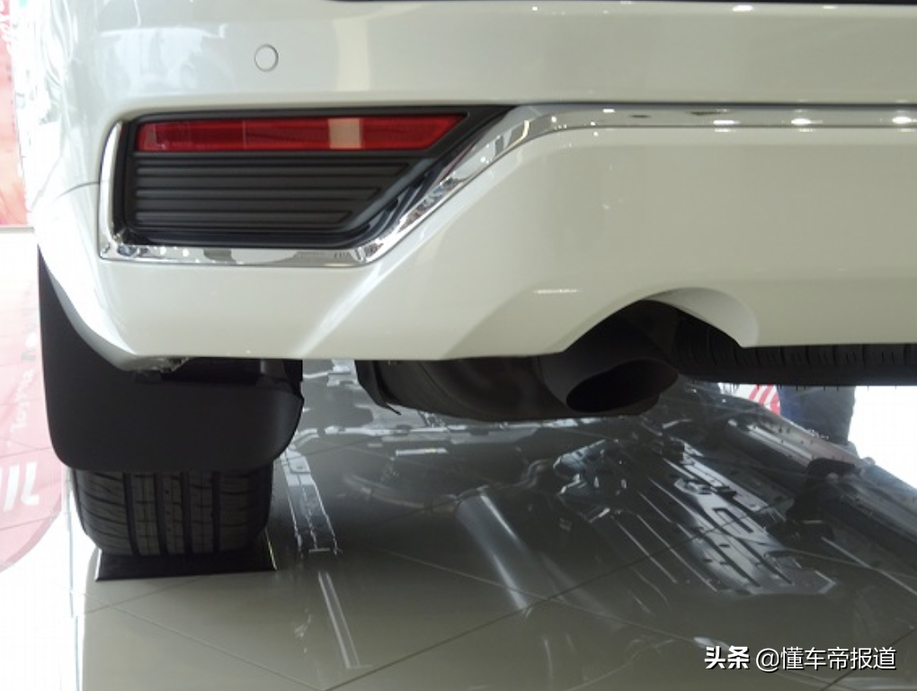 新车 | 丰田“陆巡”日规版到店，两种动力，约合人民币30万起