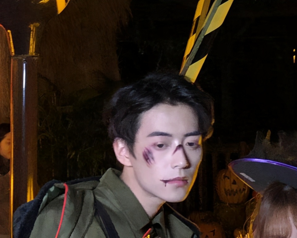 重庆帅哥美女的聚集地,偶遇最帅鬼屋npc,欢乐谷夜场值得去吗