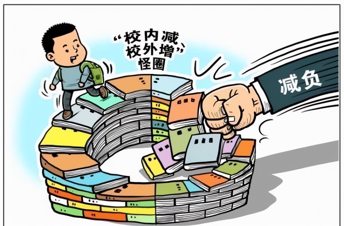 又一知名培训机构卷钱跑路，家长10万学费无法退还，网友：活该