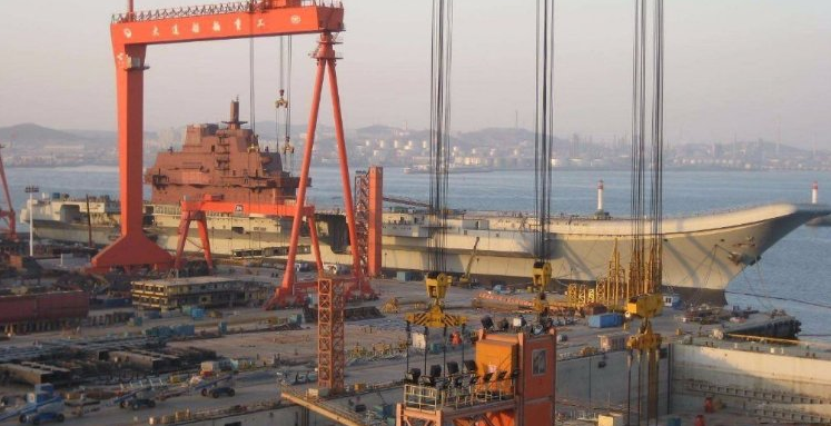 江南造船厂实力有多强？32000吨长兴八号建成，能造10万吨级航母