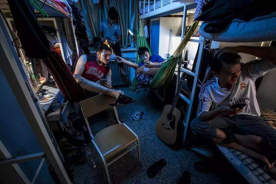 大学宿舍熄灯（大学期间）