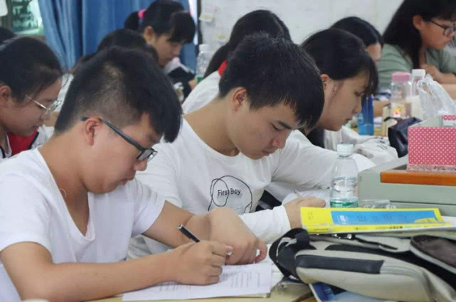 2019年使用全国卷的25省一本线汇总排名，哪些省上一本难？