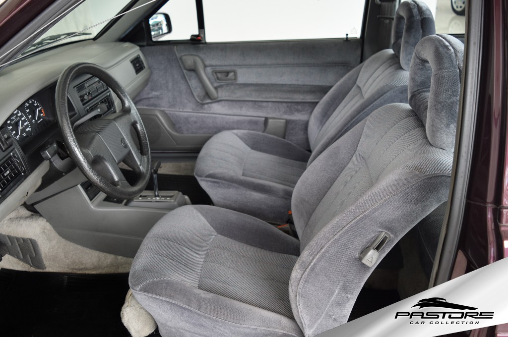 巴西二手车商售卖双门"桑塔纳2000"93年的车还能买3.5万元