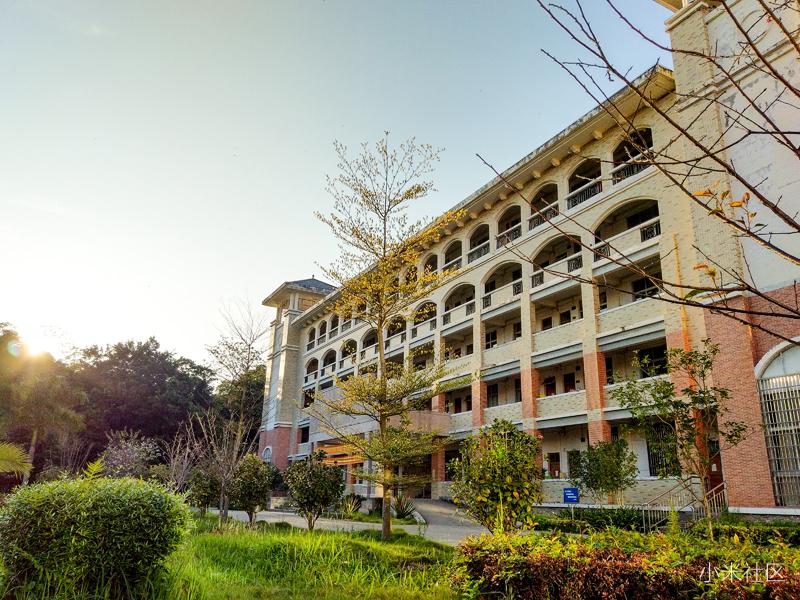 玉林实力强劲的重点高中，玉林高中家喻户晓，其他五所也相当出色