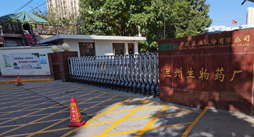 警方通报男子跳楼砸死路人：个人纠纷【三分钟法治新闻全知道】