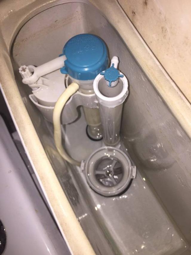 马桶堵了但还缓慢下水 马桶冲水无力怎么处理-文化号