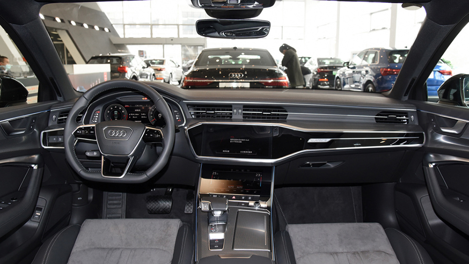 买车便宜是表象：奥迪A6L用车调查，月均开销两千六