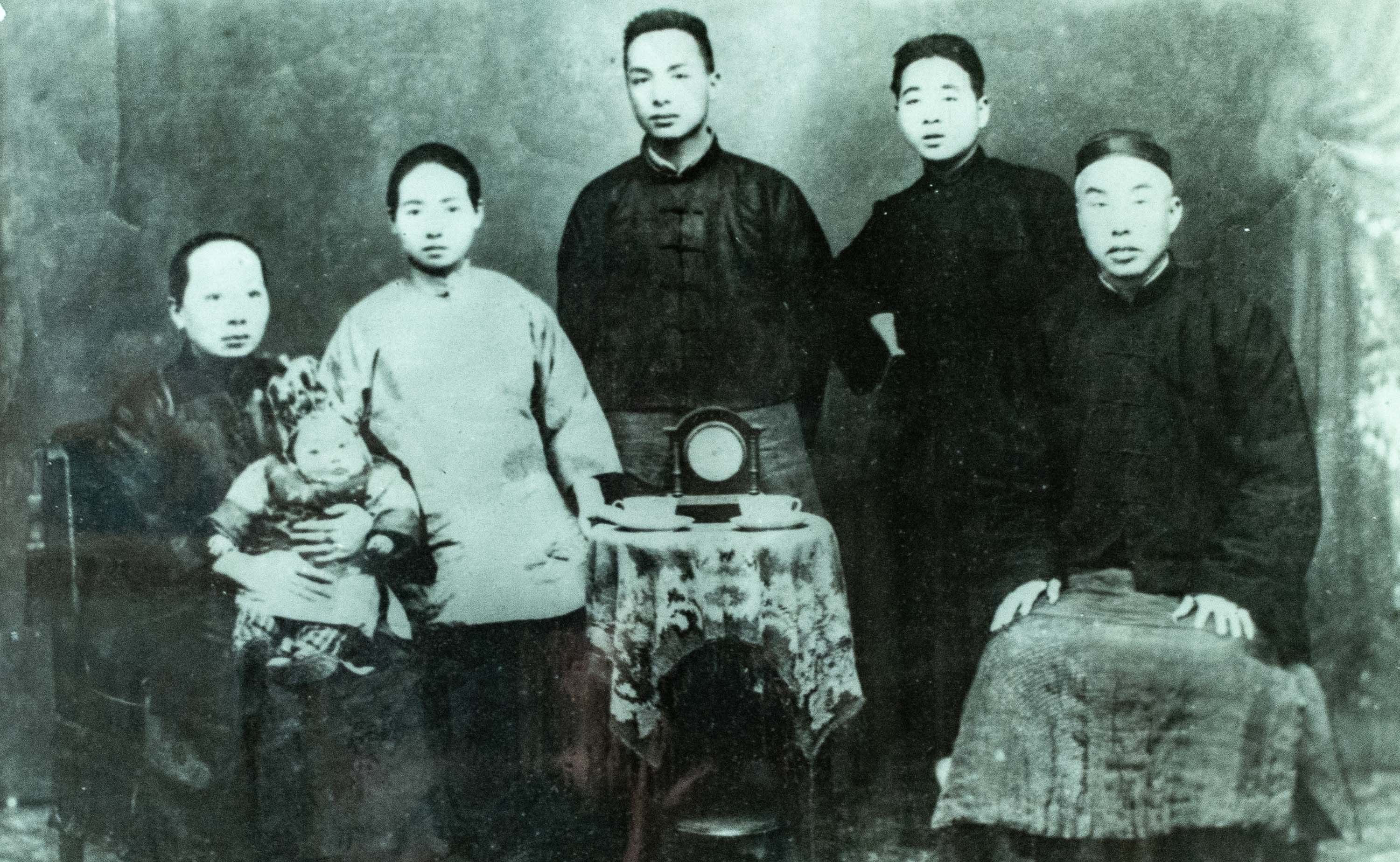十大元帅的父亲是何身份：林彪的父亲经营布厂，贺龙的父亲是烈士