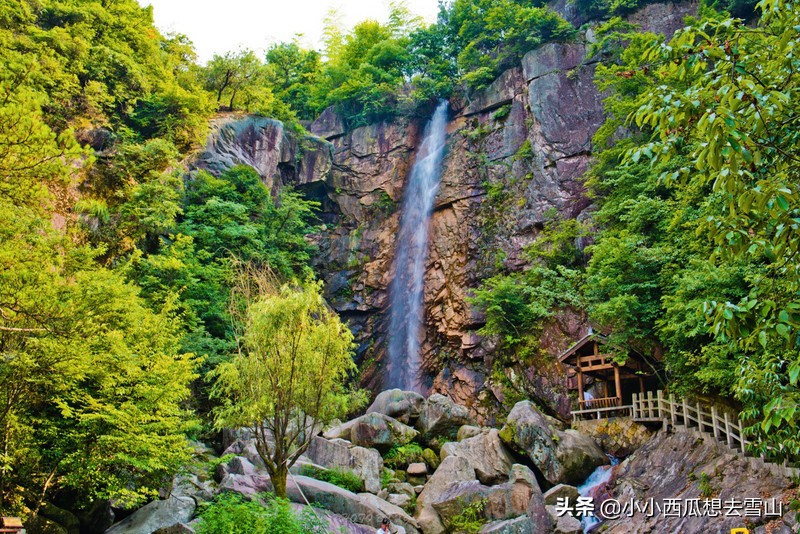 浙江天台山精华所在地，是天台山必去景点，还是徐霞客游记开篇地